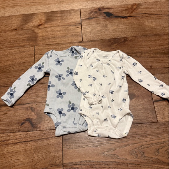 Carter’s Assorted Baby Girl Bodysuits and two piece outfit - size 3 month bundle - Picture 2 of 5